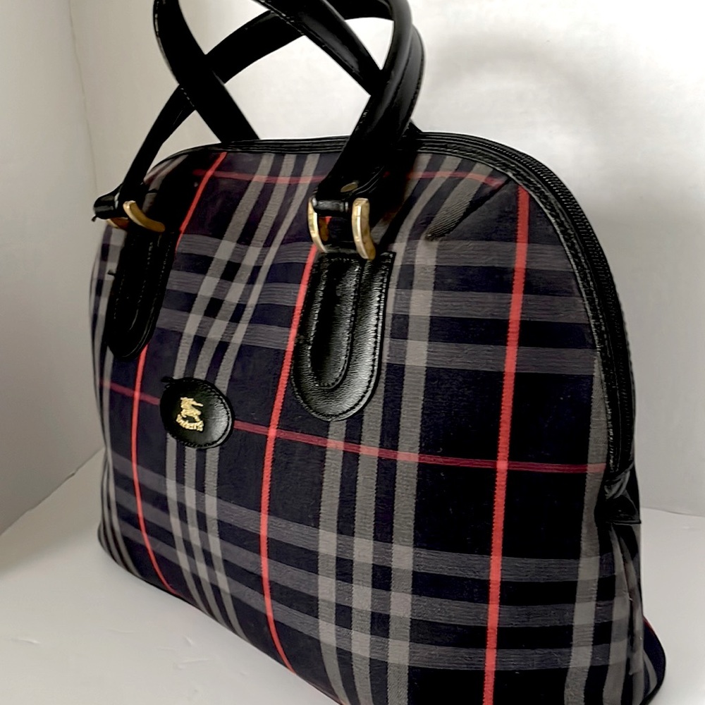 🛑✋PRICE DROP✋🛑AUTHENTIC /VINTAGE BURBERRY NOVA CHECK HANDBAG ENGLAND VINTAGE.